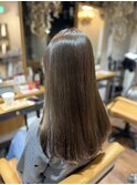 オリーブベージュ