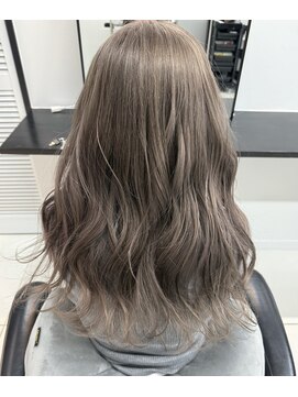 ユニークノベル 中央林間(unique novel) 艶感透明感抜群 メイク映えもする ミルクティーベージュ