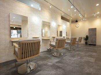 Agu hair Lou 都賀店【アグ ヘアー ルー】
