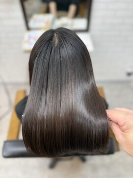 ビート(Beat) 髪のコンプレックスをsins式酸性ストレートで解消!