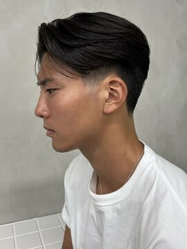 ニコ トウキョウ 渋谷(nico TOKYO) 刈り上げセンターパートテーパーフェードカットニュアンスパーマ