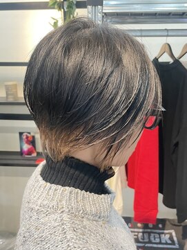 ショートでもカッコよく【前下がりショートボブ】