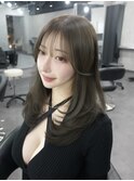 レイヤーカット×ブリーチなしオリーブグレージュ