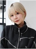 ホワイトベージュショート前髪カット_F1487