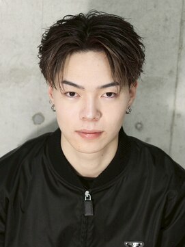 メンズサロン キング 心斎橋店(Men’s salon K!ng) フェザーショートアップバングセンターパートメンズハイライト