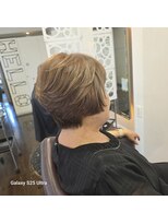 サロン ド 榮(Salon de 榮) 動きのあるショートヘアー