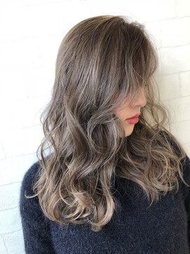 メリー(merry craftsman's factory) 透明感で色気のあるヘアーに！