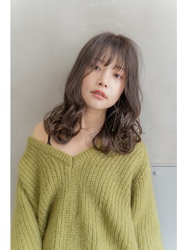 テイラー(Taylor) 【Taylor 】☆大宮  透明感モカグレージュ×フェミニンミディ