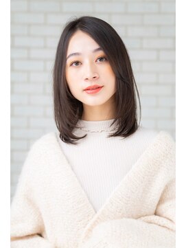 クロエ 新宿(Cloe) フェミナチュラルオリーブカラー