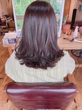 ヘアスペース リズム グリーン(Hair space Rizm green) 重く見えないロング