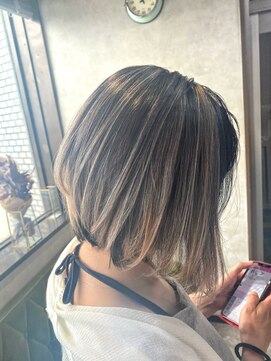 メル(mell) 30代からの白髪を活かしたハイライト