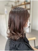 ピンクベージュ