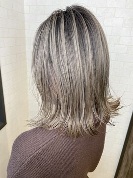 アルマヘア(Alma hair) グレーバレイヤージュ