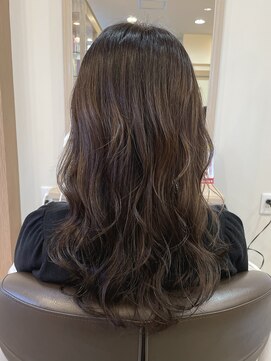 アルターリール(aL ter Rire) 艶感たっぷり◎ブラウンベージュ/中村郁未