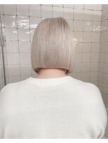 ホワイトベージュ/ベージュ/ハイトーン/ボブ/艶髪