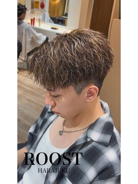 ルースト 原宿店(ROOST) ツイスパ/ハイライト/金ハイライト/ブラウンベース