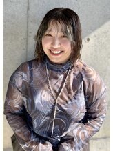 【全席半個室空間、マンツーマンなので人が変わることなく一人のスタイリストが全てを仕上げます】