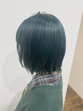 イリス(Iris) 深みのあるブルーグリーンカラー