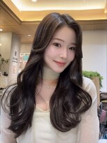 アマニ ヘアー ホスピタル(AMANI. HAIR HOSPITAL)&nbsp;AMANI 深みマロンベージュ緩やかな艶カール2026.5