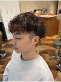 【無造作なのにキマる】マッシュ×サーフカールでメンズスタイル