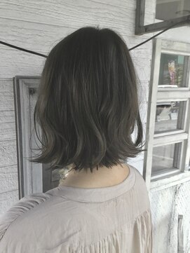 シュ シュ 旭店(chou chou) 柔らかな透明感オリーブグレージュ×切りっぱなしボブ