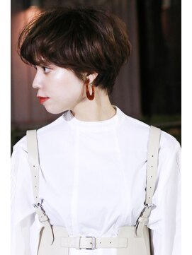 ルーチェ(Luce) ▲立体的フォルムのマッシュショート▼