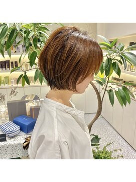 アーティザナル ニノミヤ(artisanale) ふんわりパーマのショートヘア