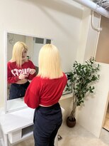 カリーナ(CARINA)&nbsp;ホワイトカラー/ブロンドカラー