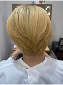 ナチュラルハイトーン金髪マッシュブリーチカラー人気スタイル