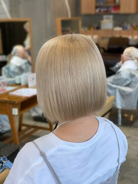 モモ(MOMO) ミルクティーベージュ