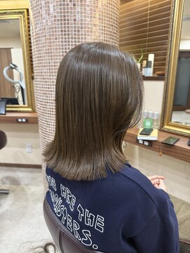 ミニョン(Mignon) 切りっぱなしボブ/オリーブベージュ/ミディアム/透明感カラー