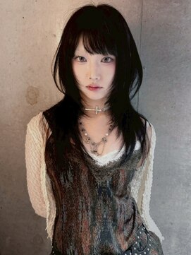 ネハス(nehus.) ハッシュカット/レイヤーカット/ブリーチ/ウルフカット/原宿