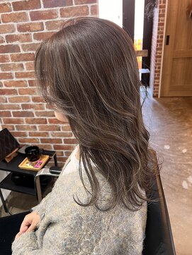 ヴィップルーム(viproom) ツヤ髪スタイルブルージュマッシュウルフイヤリングカラー