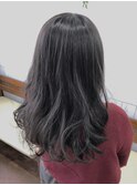 ワンレンスタイルのグレージュカラー