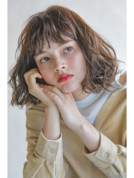 キー(kii) くせ毛風パーマ×立体ウェーブボブ