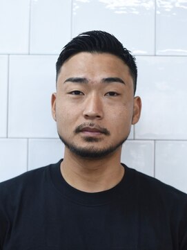 メリケンバーバーショップ コウベ(MERICAN BARBERSHOP KOBE) スーツ短髪ツーブロック束感モテる黒髪シークレットパーマ流行x1