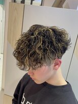 アース オーセンティック 高松レインボーロード店(EARTH Authentic)&nbsp;刈り上げマッシュ×ハイライト×波巻きスパイラル