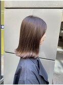 透明感ある外ハネロングボブ