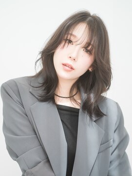 アルティファータ(artifata) ミディアム くびれ レイヤー 顔まわり 小顔 前髪 大人かわいい