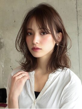 ハーツ(Heart's) ミディアムレイヤー×白髪ぼかしカラー３０代４０代５０代６０代