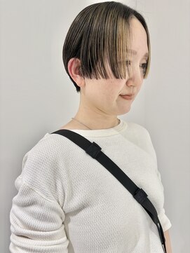 ケンジ 横浜(KENJE) ハイライト/センターパートショート/デザインカラー