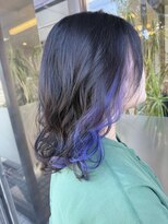 美容室ステラ 東大宮店 透明感ブルーパープルインナーカラー×ゆる巻ミディ