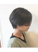 横顔美人ハンサムショート