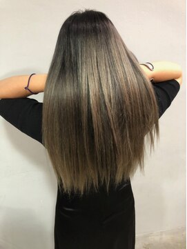 クラン(clan) スモーキーレイヤー美髪アッシュ