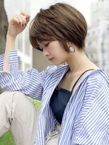 アンド ストーリーズ(&STORIES)&nbsp;耳かけ/ショートボブ/フォギーベージュ/ウェーブパーマ【江角】