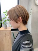 ミルクティベージュ、ブリーチオンカラー、ハンサムショート