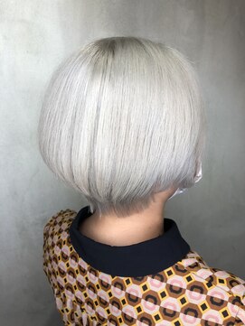 テテ(TETE) ホワイトヘア 長堀橋×心斎橋