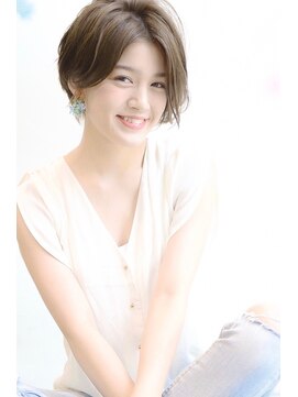 ダル 渋谷/表参道(DAL.) センターパートグレージュ前下がりショート【DAL.萩原】