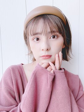 アイティーバイアルバム 藤沢店(IT by ALBUM) 外ハネショート_マッシュショートカーキグレージュ_8554