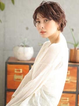 プリムワークス hair&nail Prime works 無邪気にハネる束感ショート